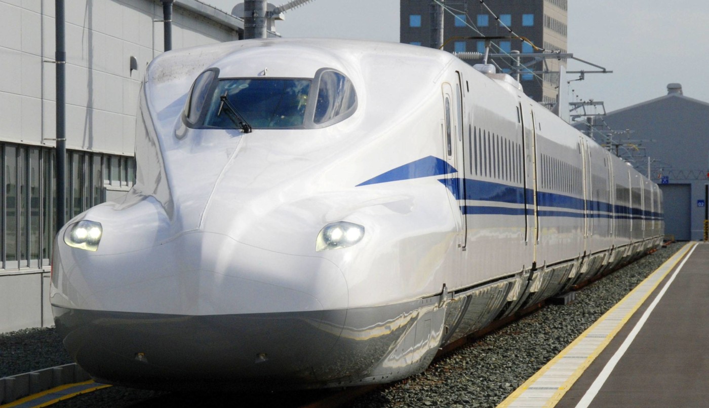 Para ir al baño, un maquinista dejó la cabina de un tren bala que circulaba a toda velocidad | Internacionales