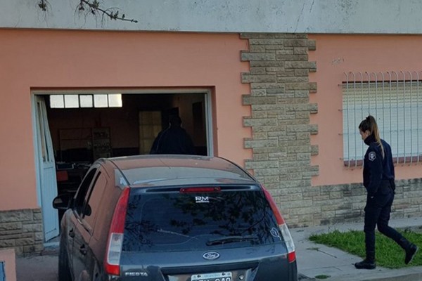 Tiró el portón de la casa de su ex, la mató, hirió al hijo y se quitó la vida | Actualidad