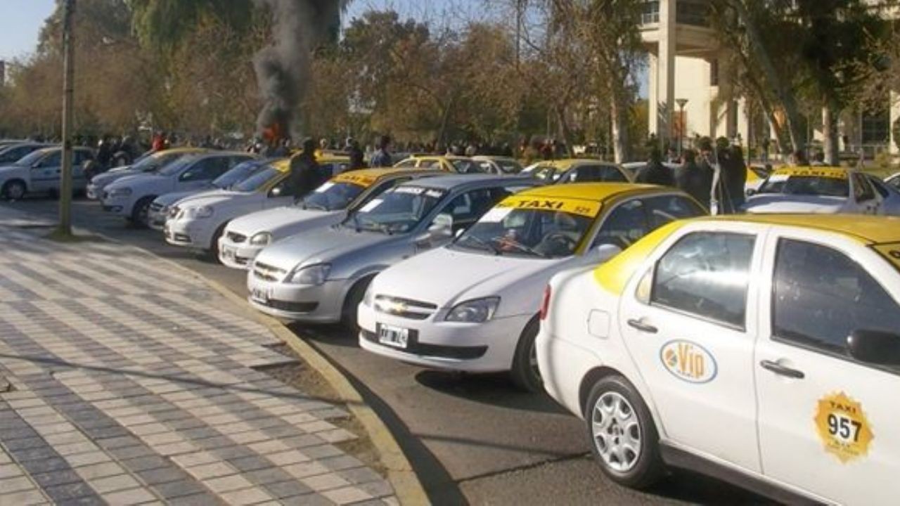 Un taxista afirmó que su recaudación cayó un 80%: "Vuelvo con 500 pesos a casa" | Actualidad