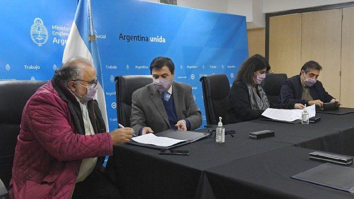 Paritarias: aumento salarial de 35% para trabajadores estatales | Economía