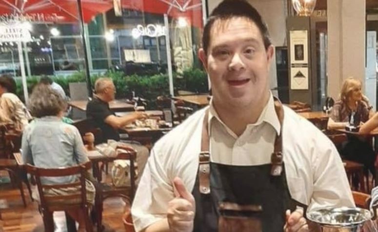 El triste adiós a Dani, el mozo con Síndrome de Down que conquistó a los rosarinos | Actualidad