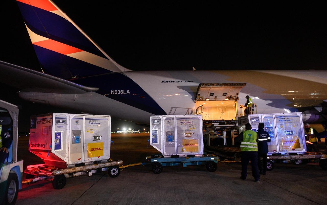 Llegan el lunes más de dos millones de dosis de vacunas AstraZeneca | Actualidad