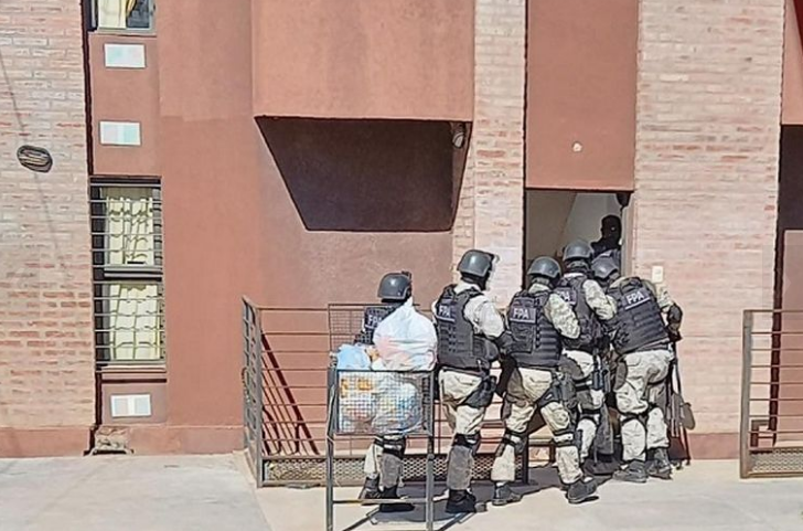 Detuvieron a jefa policial antinarcóticos por venta de droga en Córdoba | Actualidad