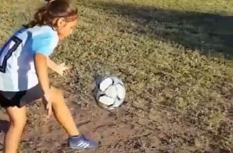 Lionel Messi saludó a la nena que le dedicó un video haciendo jueguitos | Deportes