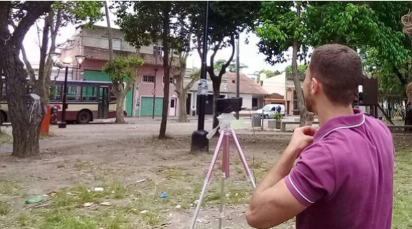 Denunciaron a un hombre que acosa a menores de edad y graba videos explicando cómo seducirlas | Actualidad