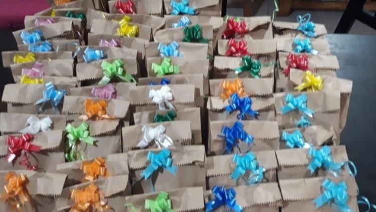 "Nariz Roja", el grupo de las fuerzas de seguridad que lleva juguetes a niños internados | Actualidad