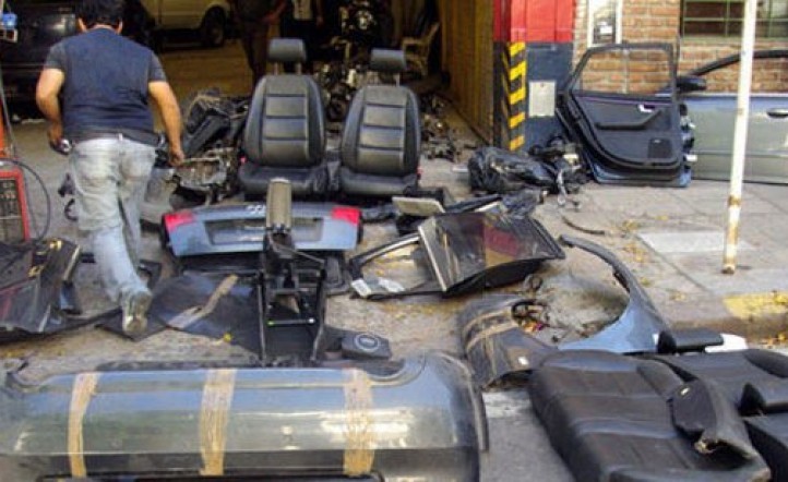 Detienen a un hijo de "El Rey del Corte", acusado de liderar una banda dedicada al robo de autos | Actualidad