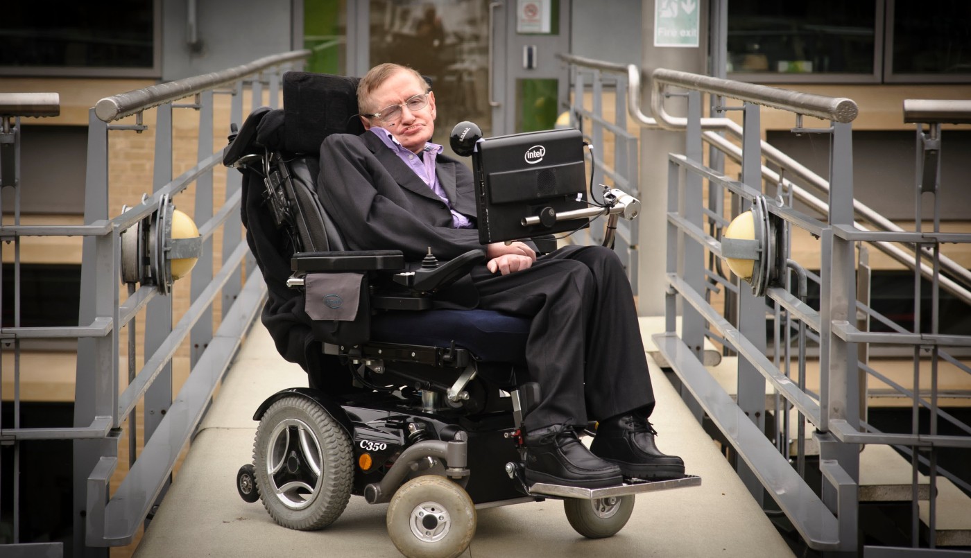 Stephen Hawking advirtió que la vida terrestre colapsará en 600 años | Actualidad