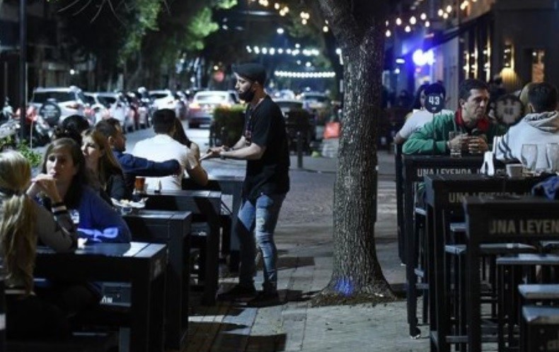 Flexibilizarán restricciones en Ciudad: gastronomía hasta las 23 y regreso de cines y teatros | Actualidad