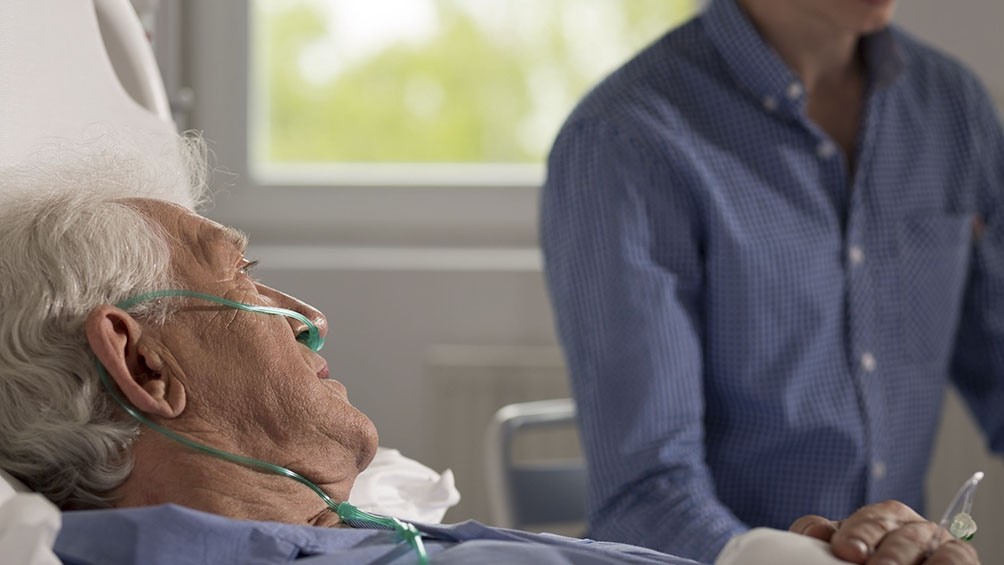 Organizaciones piden sanción inmediata de ley de Cuidados Paliativos para "aliviar el sufrimiento" | Actualidad