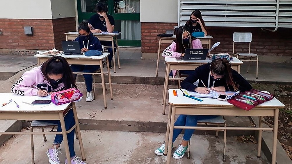 "Para volver a las escuelas tienen que cambiar los números", afirmó Trotta | Actualidad