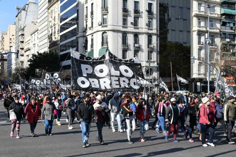 Colapso en Puente Pueyrredón y la 9 de Julio por marcha de organizaciones sociales | Actualidad