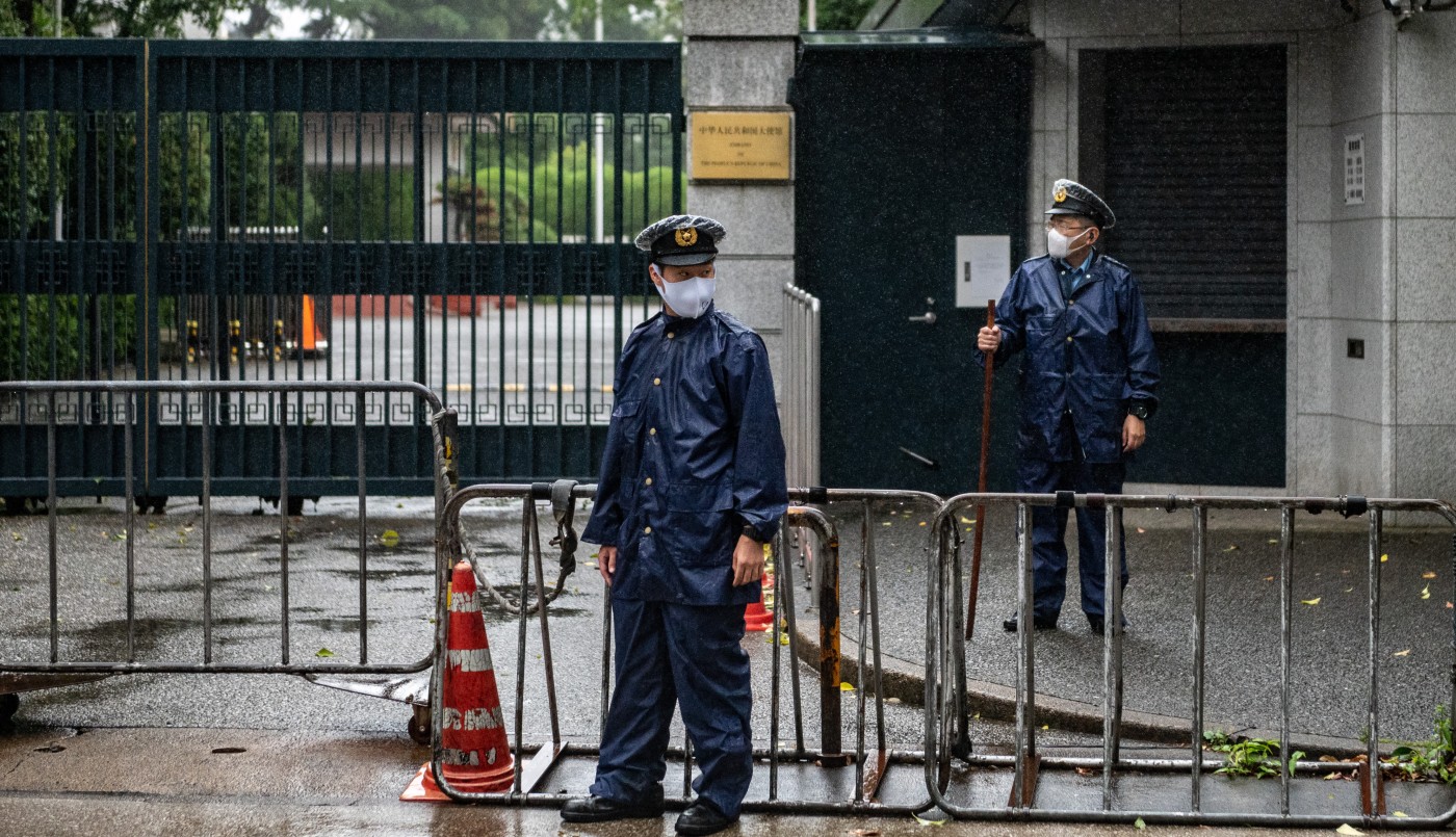 Detienen a un profesor que instaló una cámara oculta en el baño de niñas de una escuela primaria | Internacionales