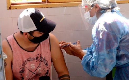 Comenzó en Salta la vacunación a mayores de 25 años sin factores de riesgo | Actualidad
