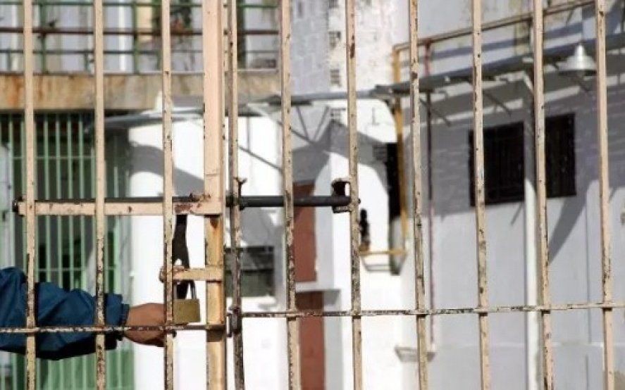 Aprueban un proyecto que permite la expropiación de inmuebles para la construcción de cárceles | Política