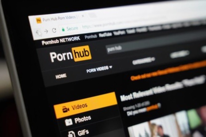 Denuncia de 34 mujeres contra Pornhub por lucrar con violaciones | Internacionales