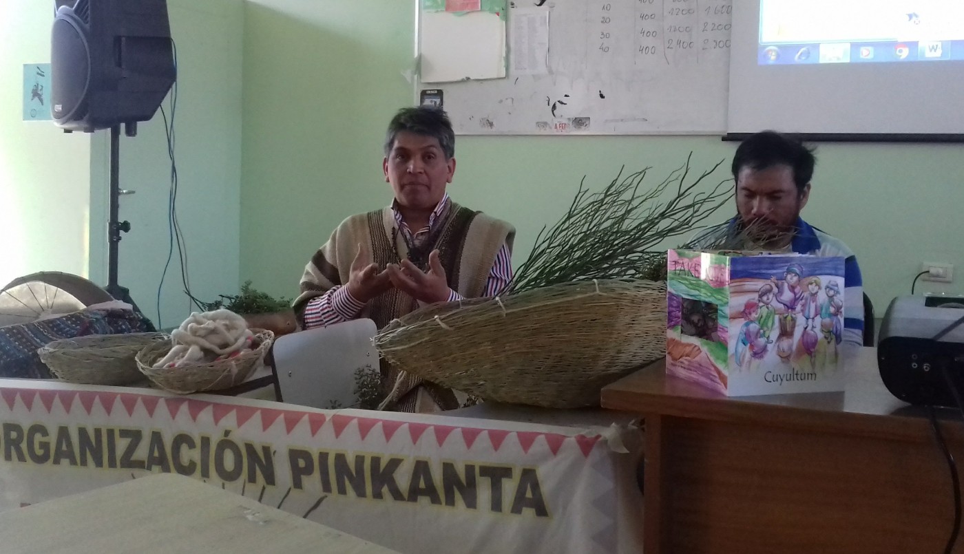 Huarpes ofrecieron un kit anti-Covid de sabiduría ancestral a funcionario del Gobierno | Actualidad