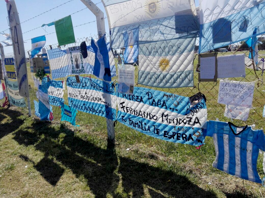 ARA San Juan: la conmovedora vigilia de los familiares de los tripulantes en Mar del Plata | Actualidad