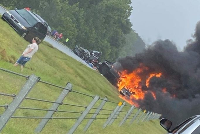 Tragedia en los Estados Unidos: nueve niñas y un adulto murieron en choque múltiple de 15 vehículos | Internacionales