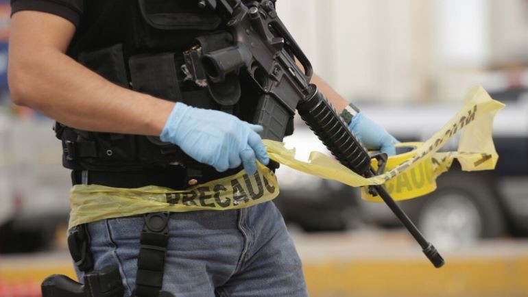 México: hallan tres cuerpos colgados de un puente vehicular | Internacionales