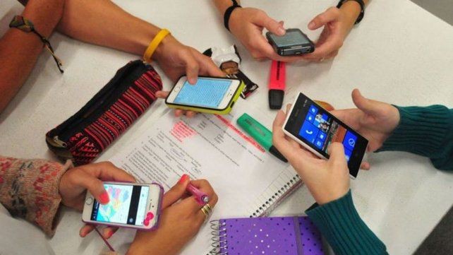 Santa Fe: entregarán 4.000 celulares a alumnos de zonas rurales | Actualidad