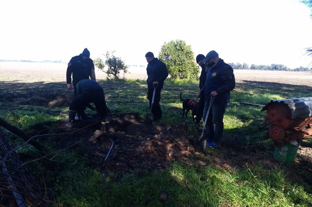 Mató a un hombre, escondió el cuerpo en un pozo y, cuando fueron a detenerlo, se envenenó | Actualidad