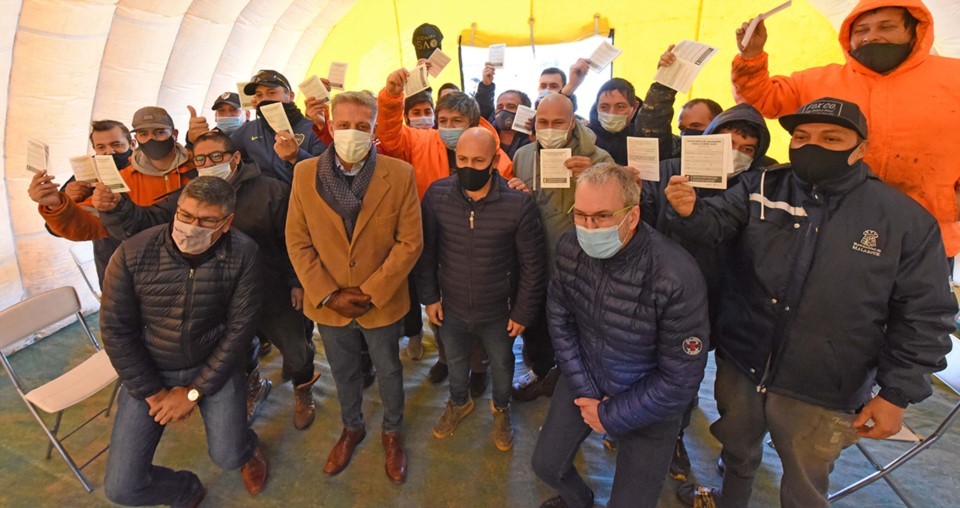 Instalan una carpa sanitaria en el muelle de Puerto Madryn para vacunar marineros | Actualidad