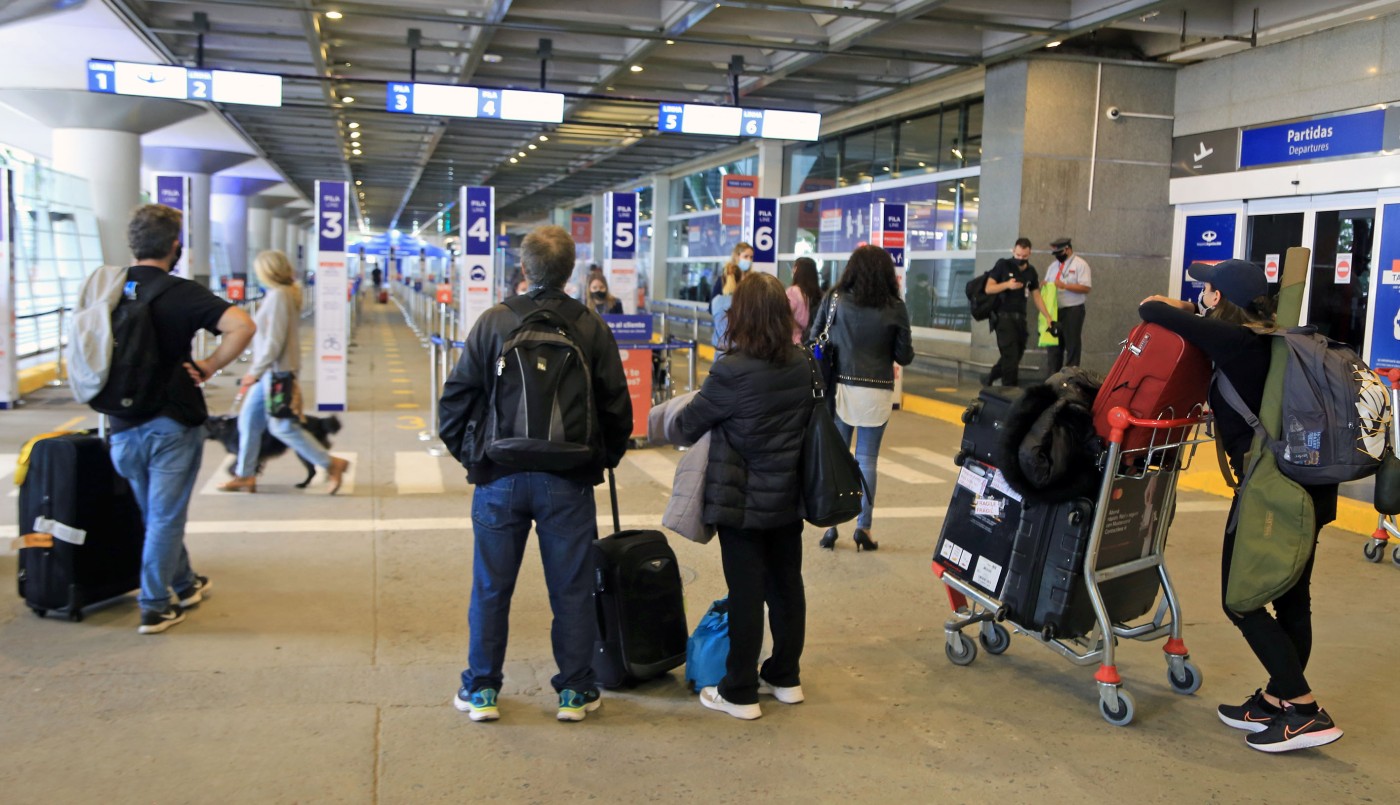 Rige la restricción de vuelos y el límite de ingreso diario de 600 pasajeros | Actualidad