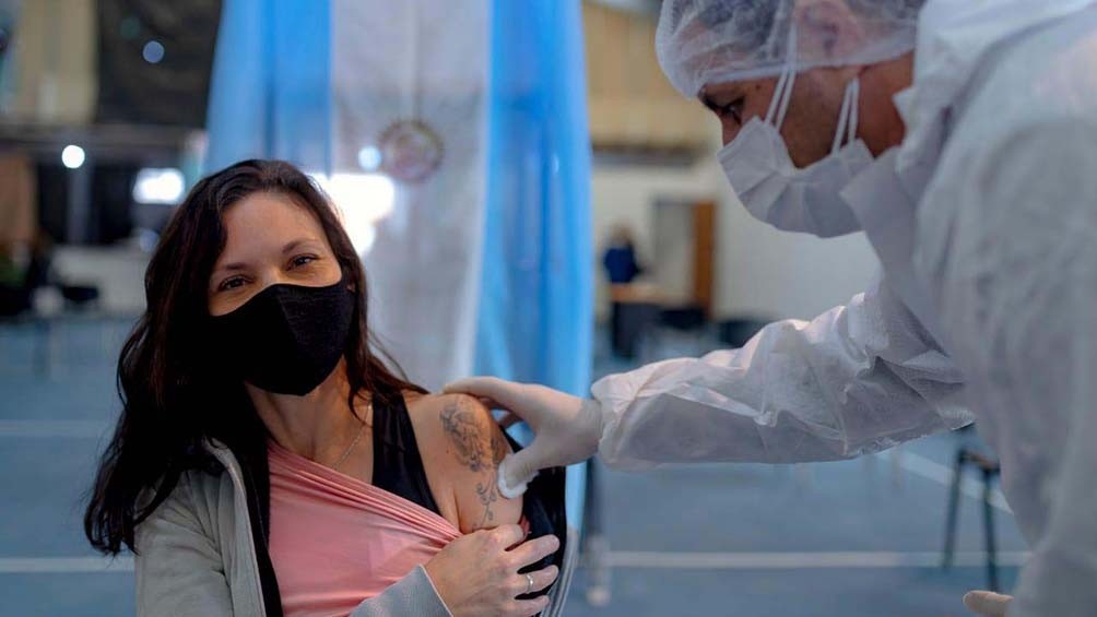 Desde mañana se podrán vacunar todos los grupos de riesgo a partir de los 18 años | Actualidad