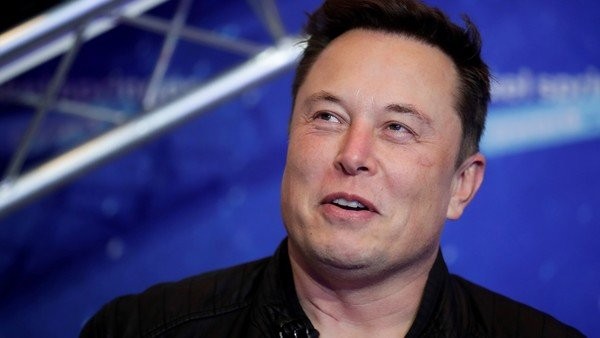 Elon Musk invertirá hasta 30.000 millones de dólares en internet satelital | Tecno