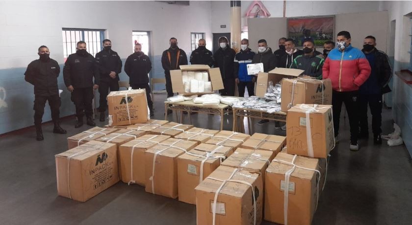 Presos donan cuatro mil tapabocas y mil camisolines a un hospital | Actualidad