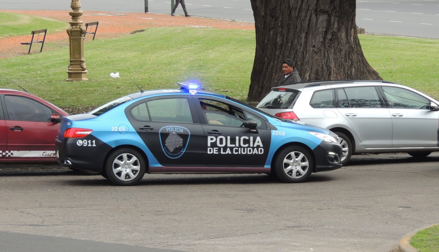 Un adolescente de 16 años fue detenido acusado de una salidera bancaria junto a un cómplice | Actualidad