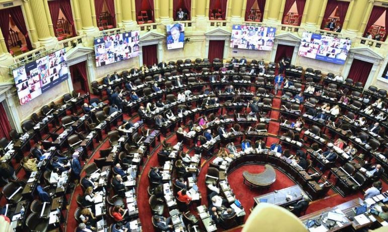 Luz verde al proyecto que fomenta el ahorro en pesos: no se gravarán los plazos fijos | Economía