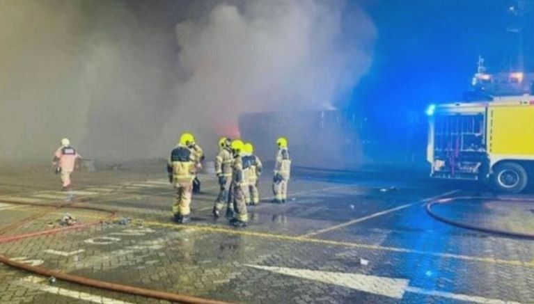 La explosión de un contenedor en un barco generó pánico en Dubai | Internacionales
