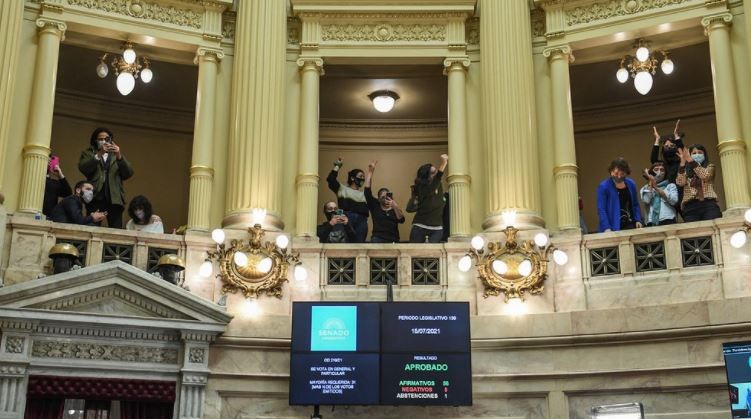 El Senado dio media sanción al proyecto de ley que regula la producción industrial de cannabis medicinal y sus derivados | Política