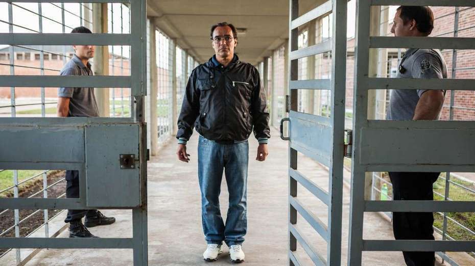 A 12 años del Robo del Siglo, el hombre del traje gris provoca desde Twitter | Actualidad