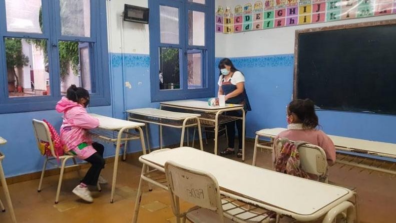 Un gremio docente en Córdoba solicitó que no se le pague el sueldo a los maestros que se nieguen a vacunarse | Actualidad