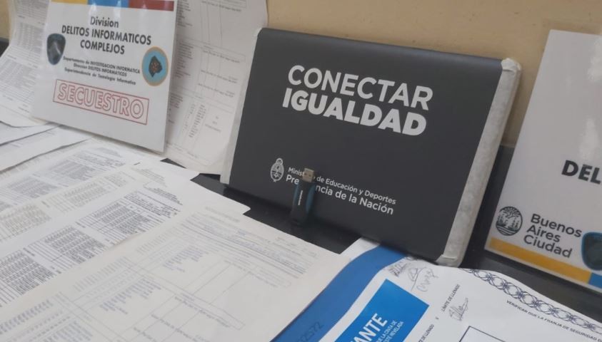 Desbarataron banda que vendía títulos secundarios falsos por Facebook | Actualidad