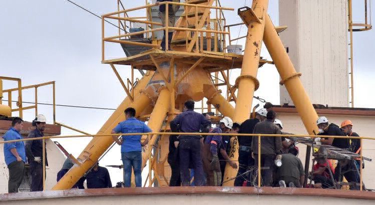 Un ingeniero murió asfixiado bajo arena dentro del silo de una fábrica | Actualidad