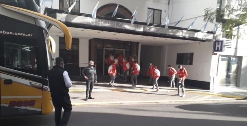 Fue atacado el plantel de la Reserva de Estudiantes de la Plata en la Autopista Buenos Aires-Rosario | Actualidad
