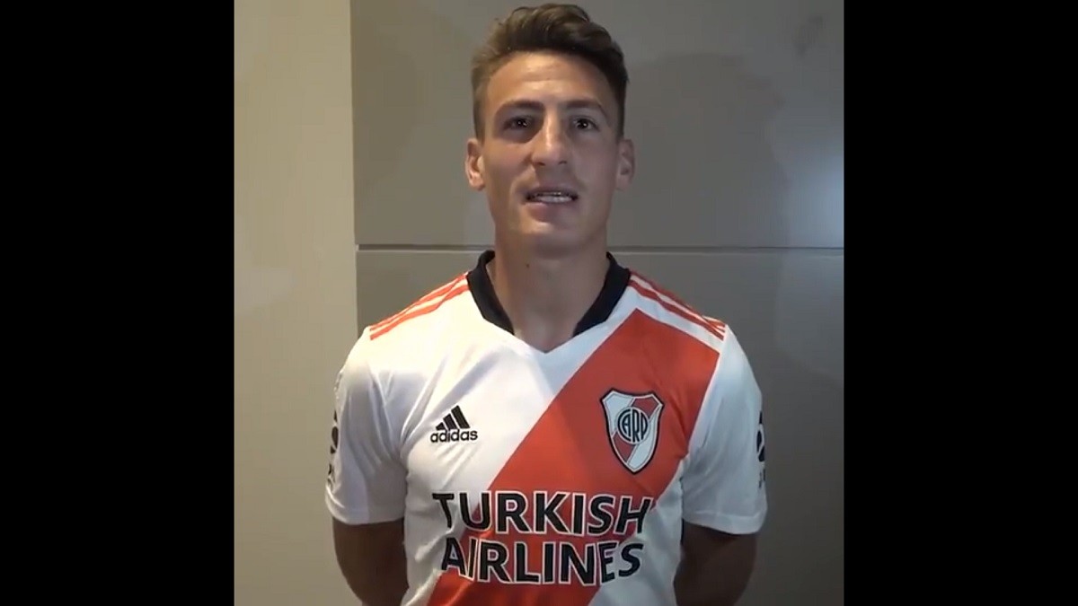 Subastan la camiseta de Braian Romero en la Fundación River | Deportes