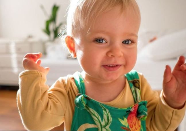 Video: Una beba dice las palabras más difíciles del portugués | Internacionales