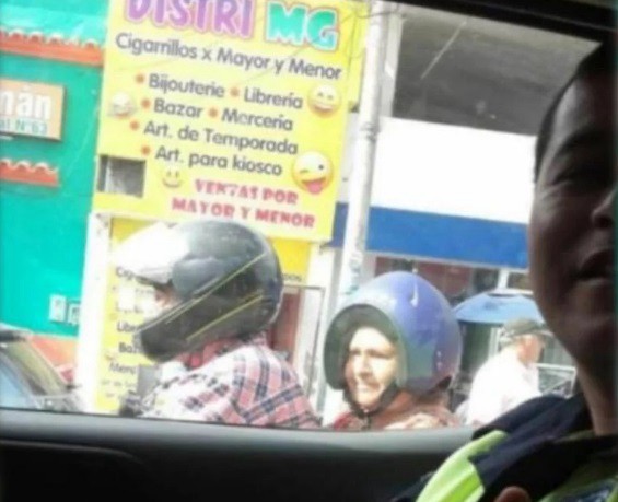 Lo que vale es la intención: premiaron a la mujer que se puso el casco al revés y se volvió viral | Actualidad