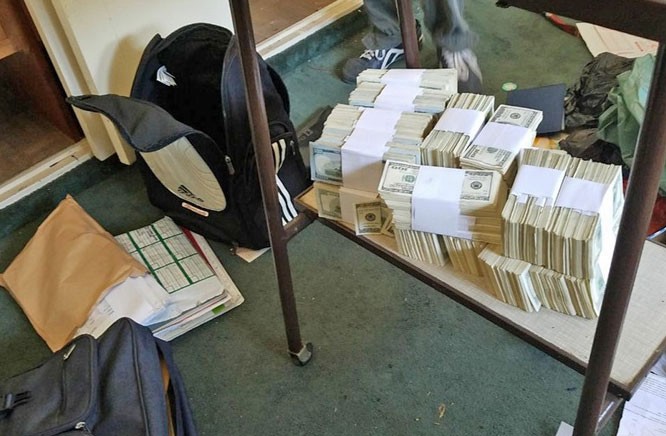 Desbarataron red que traficaba información en la AFIP y secuestraron bolsos llenos de dólares | Actualidad