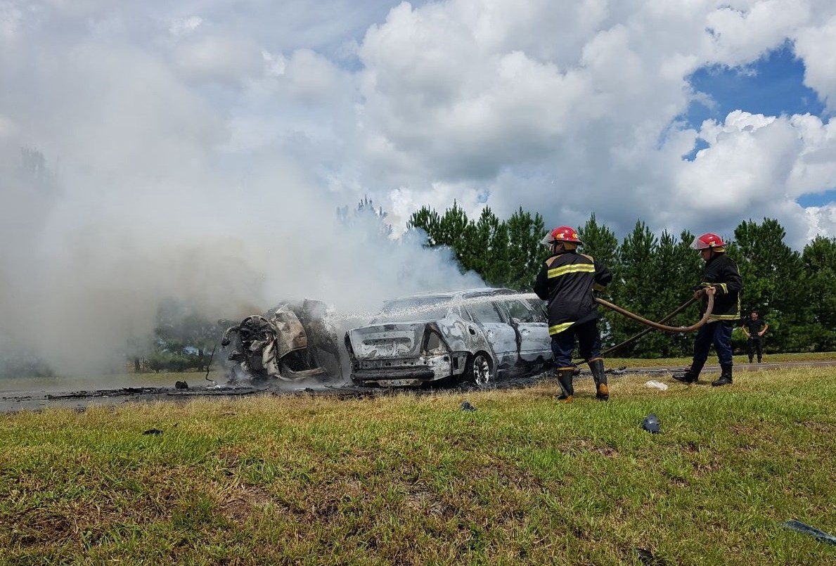 Misiones: 10 muertos al chocar un auto y una camioneta | Actualidad