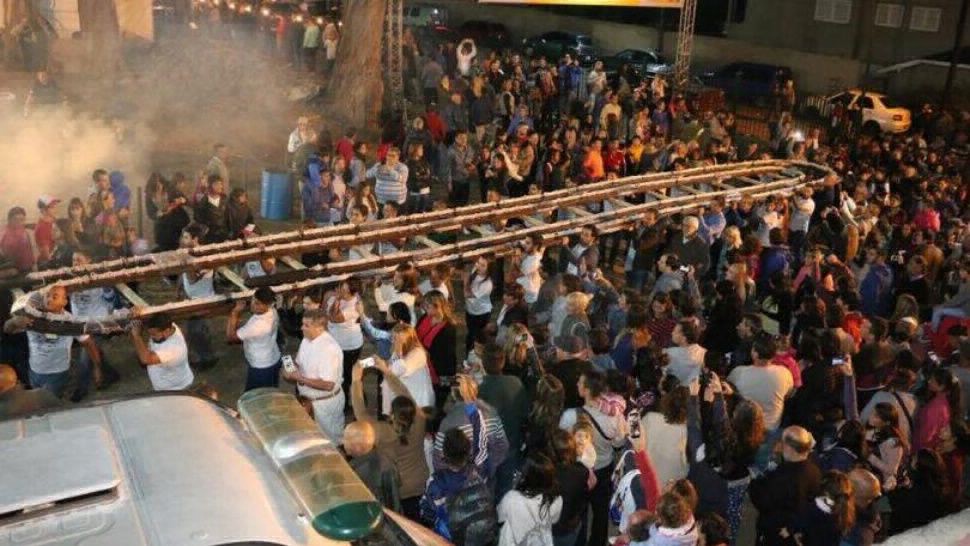Récord en Tandil: presentaron el salame más largo del mundo | Actualidad