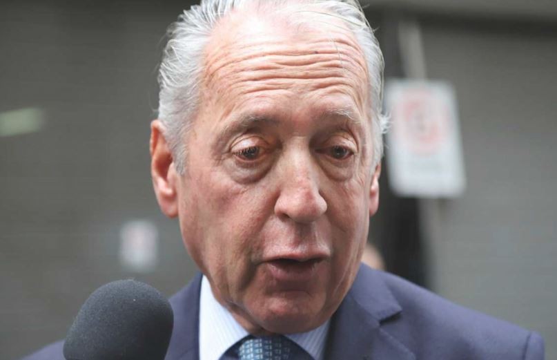 La UIA propuso a empresas dejar de pagarle el salario a los empleados que no quieran vacunarse | Economía