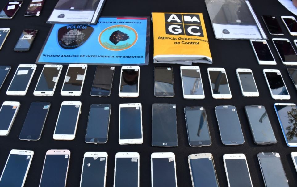 Devuelven celulares robados que fueron recuperados por la Policía de la Ciudad | Actualidad