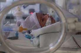 Francia registra una suba de bebés internados por Covid-19 | Internacionales