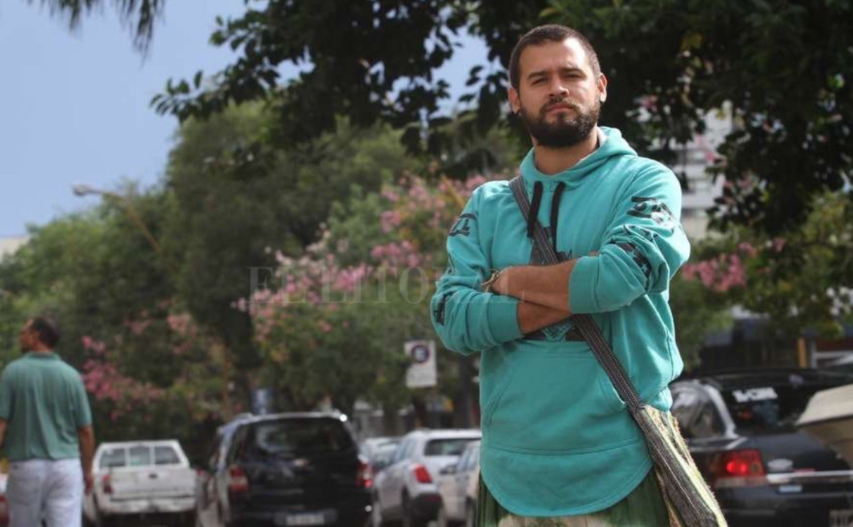 Fue al banco a pedir un préstamo, encontró una cartera con 100 mil pesos y la devolvió | Actualidad